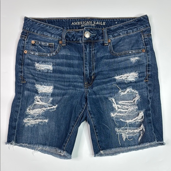 American Eagle Tomgirl Bermuda Distressed Shorts Size 8 - Picture 1 of 11